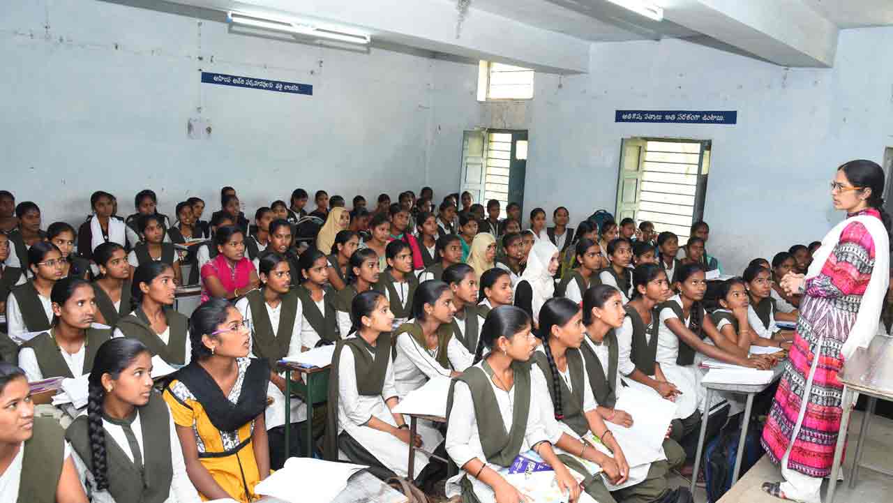 పదోన్నతులు బదిలీలు