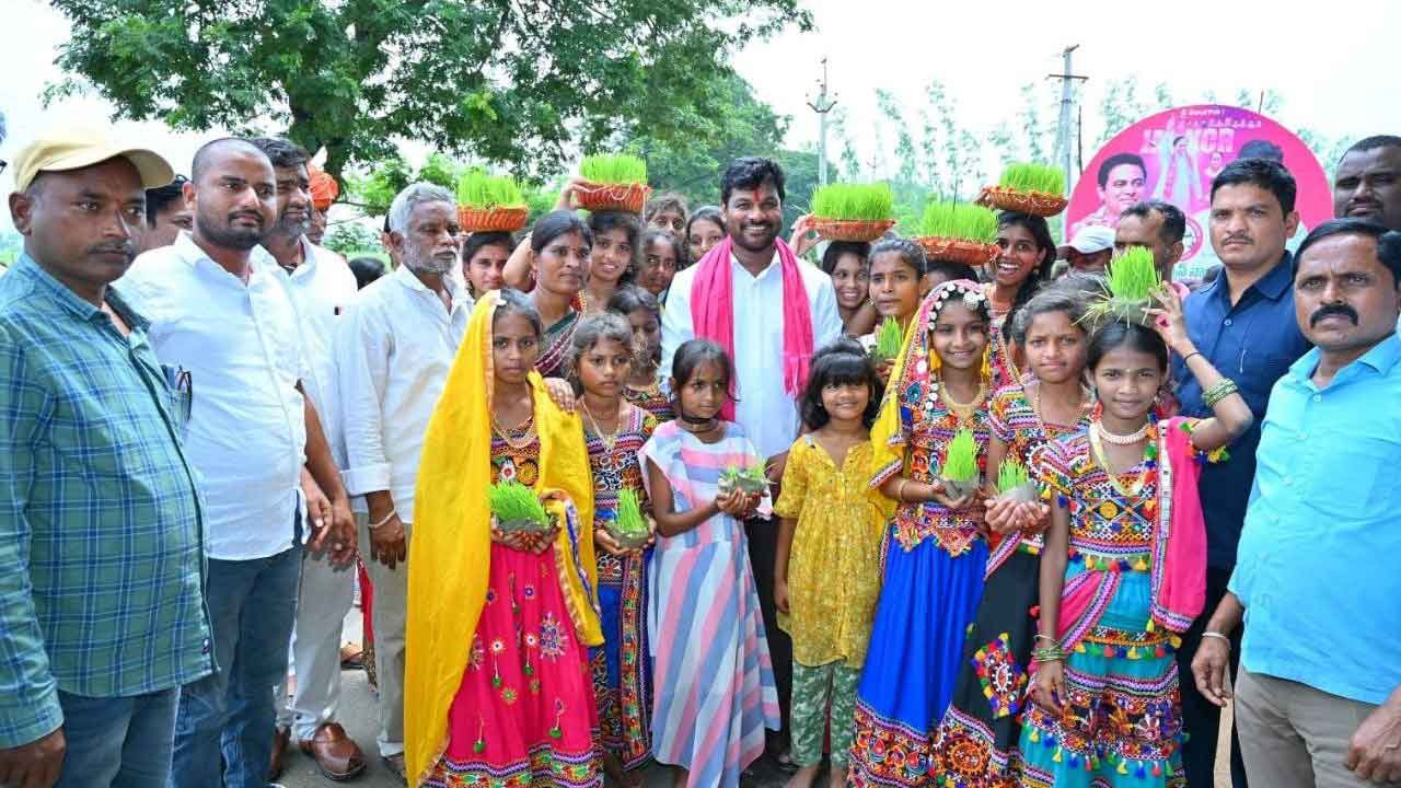 గిరిజనుల సంప్రదాయ వేడుక తీజ్‌