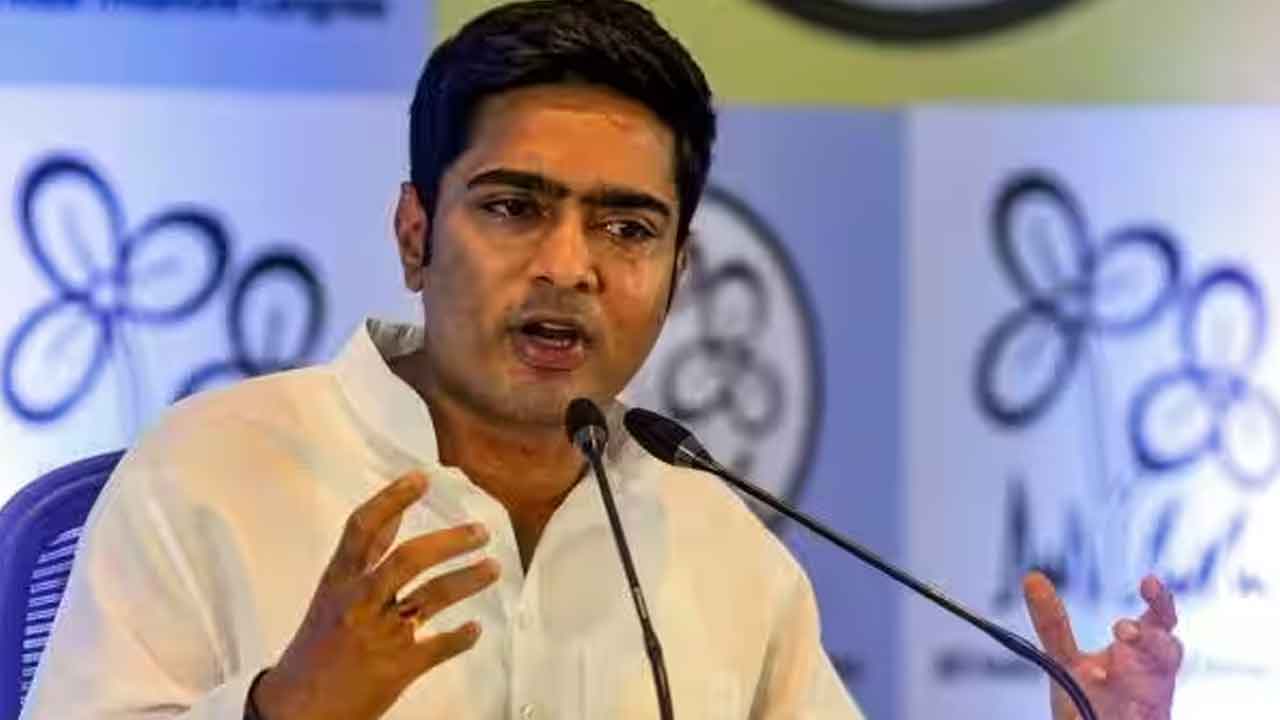 Abhishek Banerjee |  ఢిల్లీ నిరసనల్లో పాల్గొంటా చేతనైతే అడ్డుకోండి.. ఈడీకి తృణమూల్‌ ఎంపీ అభిషేక్‌ బెనర్జీ సవాల్‌ 
