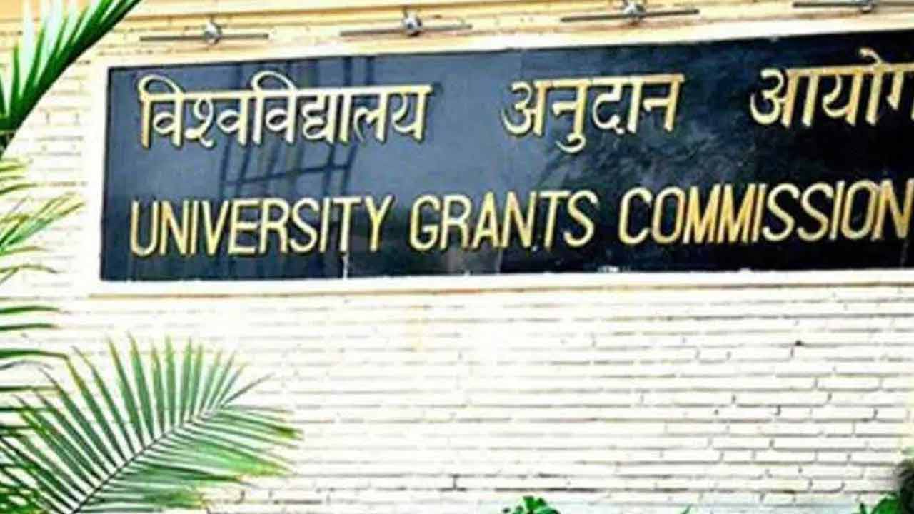 UGC | డిగ్రీలు, ప్రొవిజిన‌ల్ స‌ర్టిఫికెట్ల‌పై ఆధార్ నంబ‌ర్ ముద్రించొద్దు.. యూనివ‌ర్సిటీల‌కు యూజీసీ ఆదేశాలు
