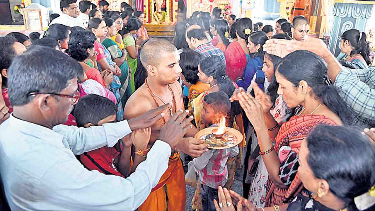 ఘనంగా శ్రీకృష్ణ జన్మాష్టమి