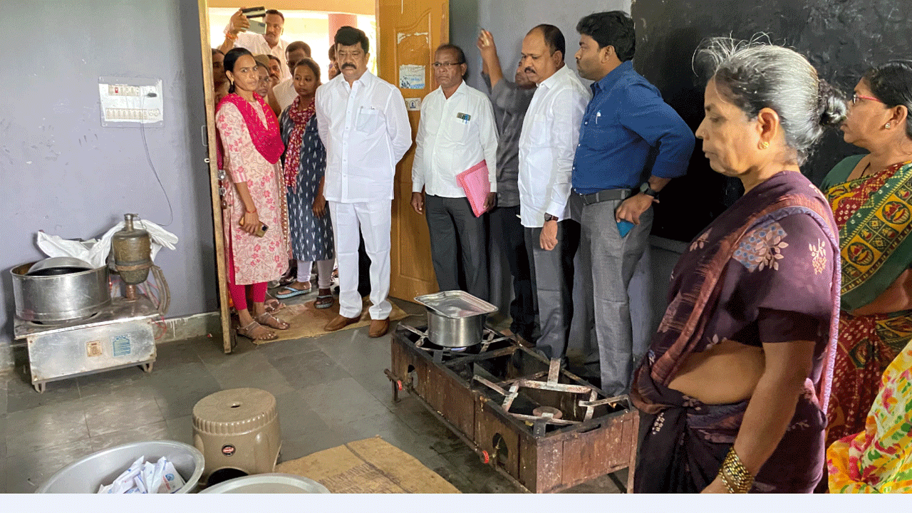 Minister Vemula | విద్యార్థులకు మెరుగైన వసతులు కల్పించకుంటే కఠిన చర్యలు : మంత్రి వేముల