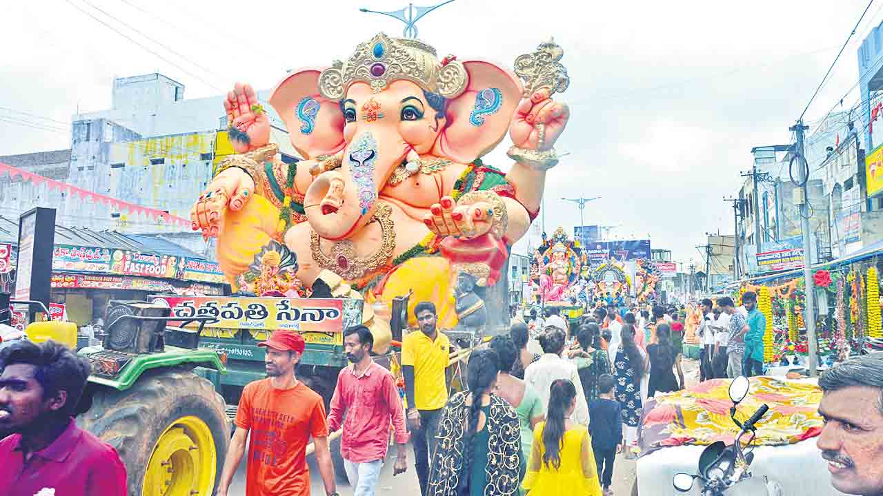 ఘన నాథుడికి… వీడ్కోలు