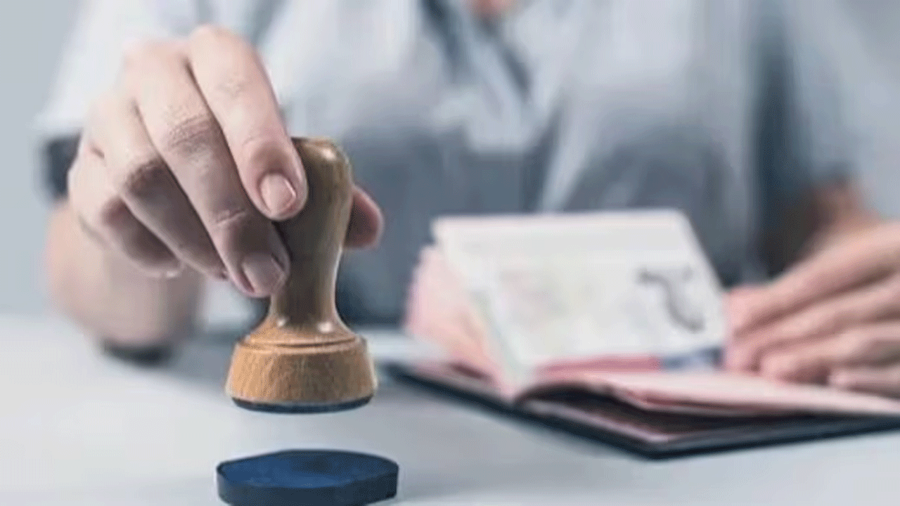 US Embassy | 3 నెలల్లో 90,000పైగా స్టూడెంట్ వీసాల జారీ : భార‌త్‌లో అమెరిక‌న్ ఎంబ‌సీ స‌రికొత్త రికార్డు