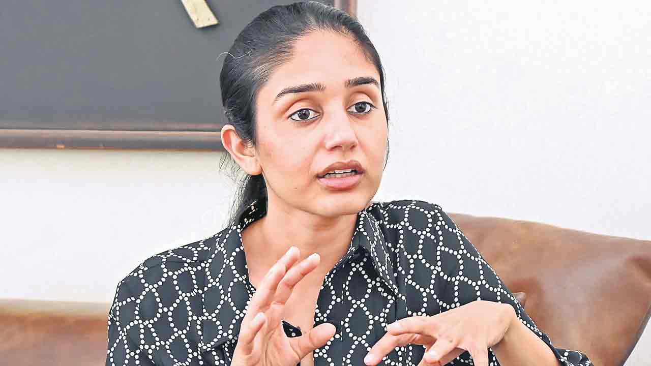 గ్లామర్‌కు.. కృత్రిమ గ్రామర్‌!