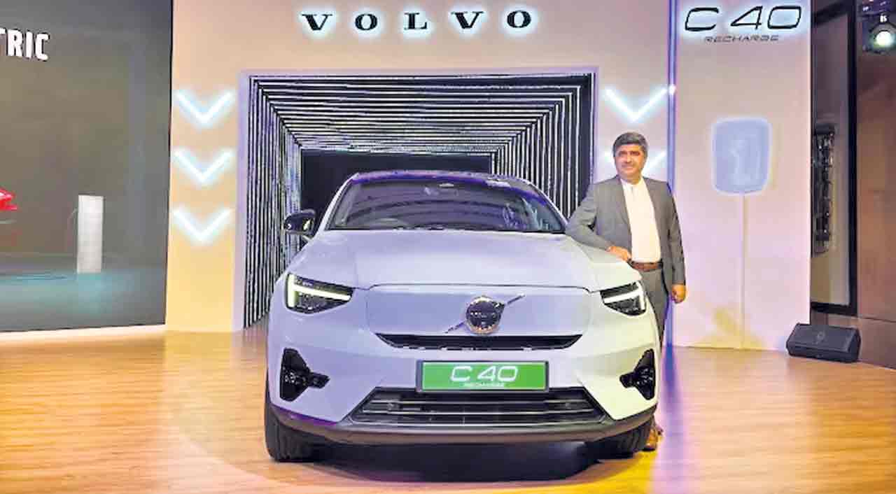 వచ్చే పండుగ సీజన్‌లో వోల్వో నుంచి తొలి ఎలక్ట్రిక్‌ కారు సీ40