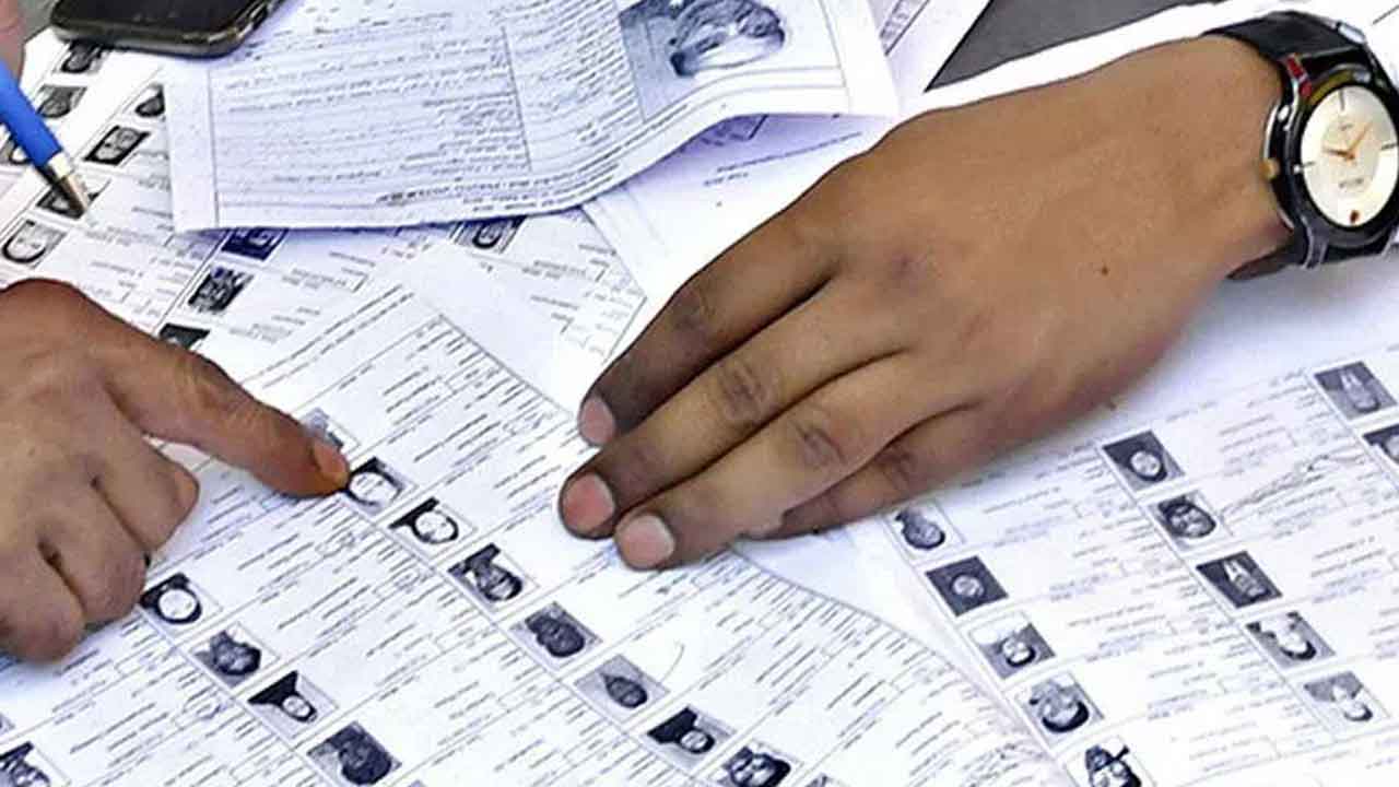 కొత్తగా ఓటరు నమోదుకు 10 లక్షల దరఖాస్తులు