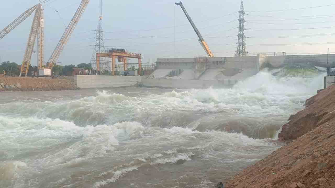 పీఆర్‌ఎల్‌ఐ పంప్‌ తిరిగి ప్రారంభం