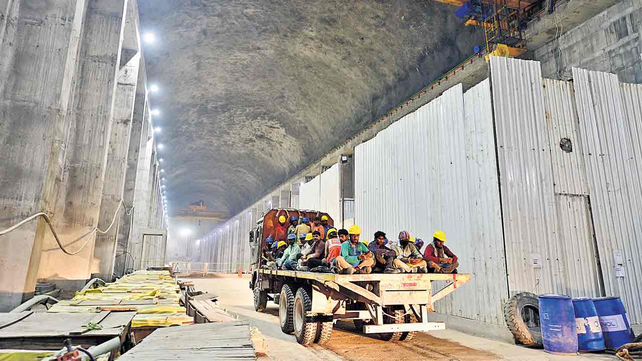 PRLIS | వలసజీవుల కోసం చెమట ధారపోస్తున్న వలసబిడ్డలు.. పాలమూరు పనిలో 10 రాష్ర్టాలకుపైగా కార్మికుల శ్రమ