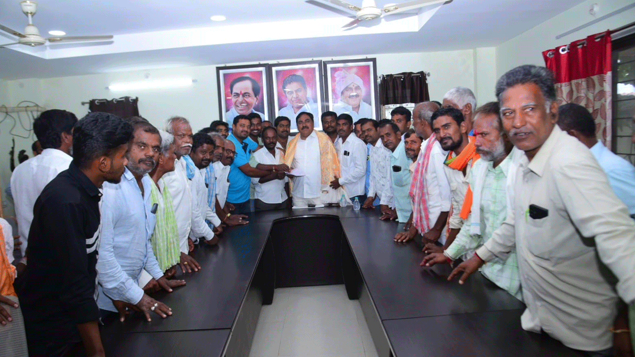 Minister Errabelli | పాలకుర్తి యాదవ సంఘం సామాజిక భవన నిర్మాణానికి రూ.10 లక్షలు మంజూరు