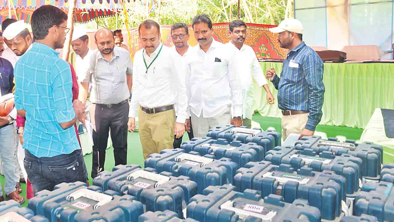 ఎన్నికల నిర్వహణకు పకడ్బందీ ఏర్పాట్లు