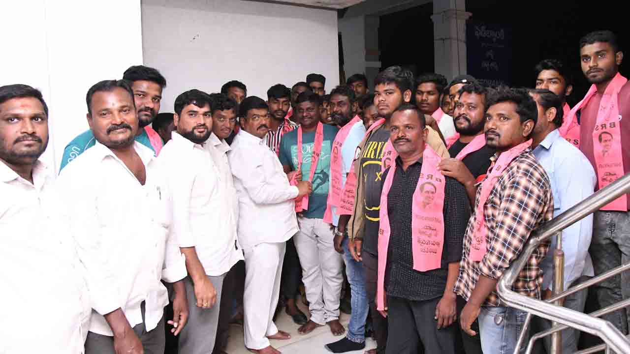 బీఆర్‌ఎస్‌ వెంటే ఉంటాం..