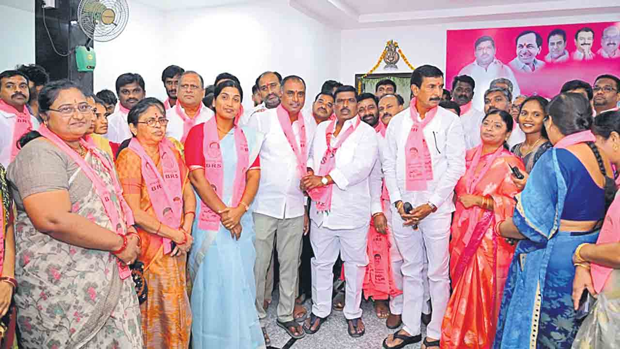 కేసీఆరే సీఎం.. బీఆర్‌ఎస్‌కే మద్దతు