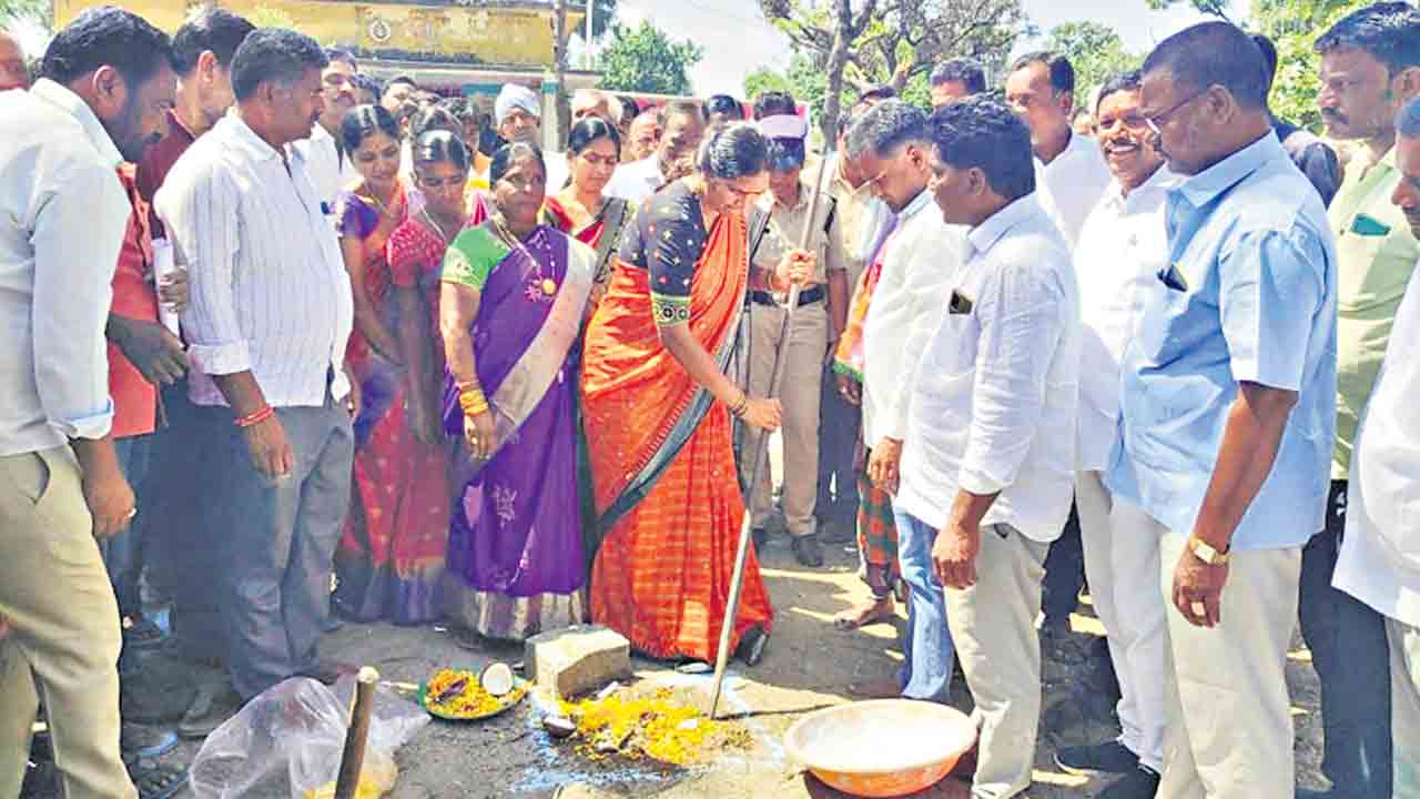 మీ ఆడబిడ్డను.. మీ కోసమొస్తున్నా