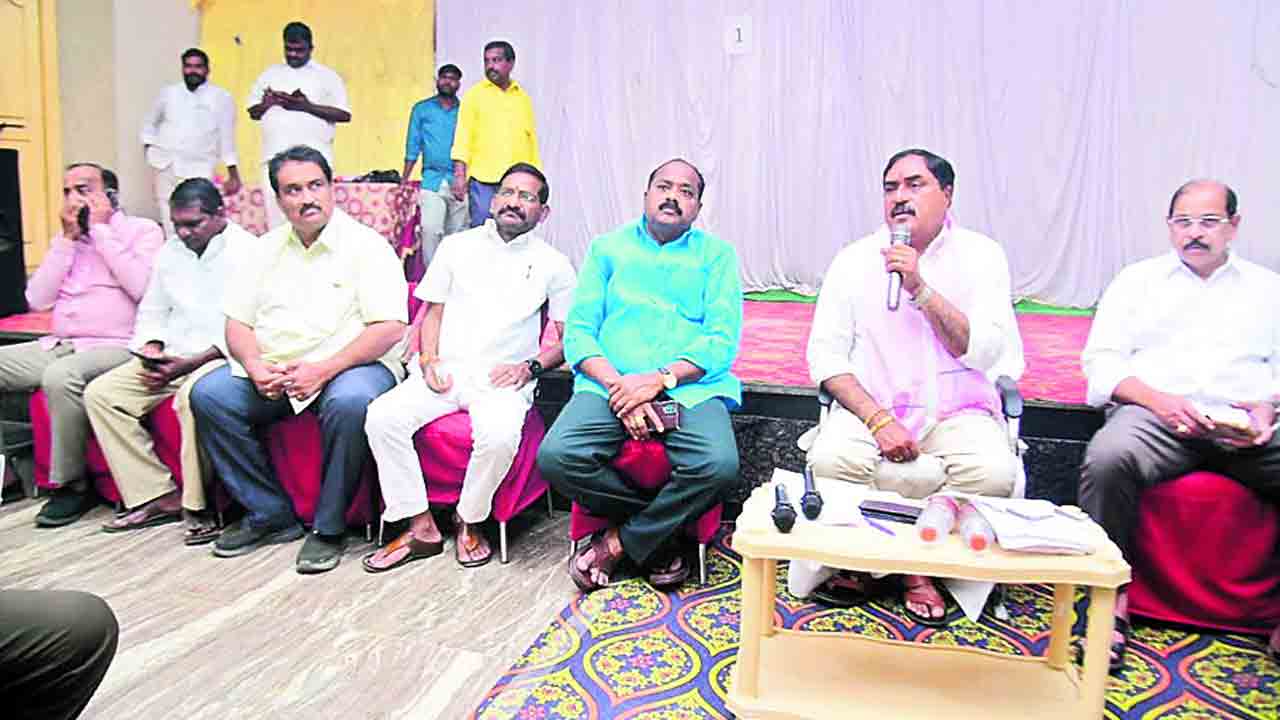 కలిసికట్టుగా పనిచేయండి