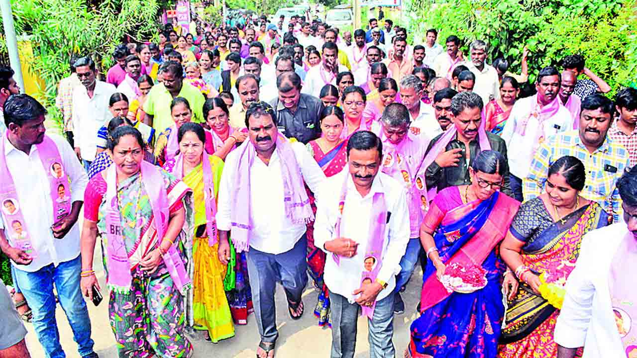 బీఆర్‌ఎస్‌కు బ్రహ్మరథం