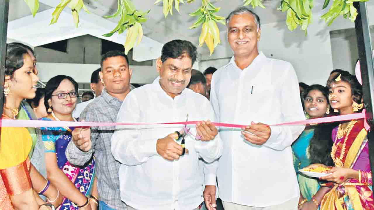 హోటల్ మేనేజ్మెంట్తో యువతులకు ఉపాధి