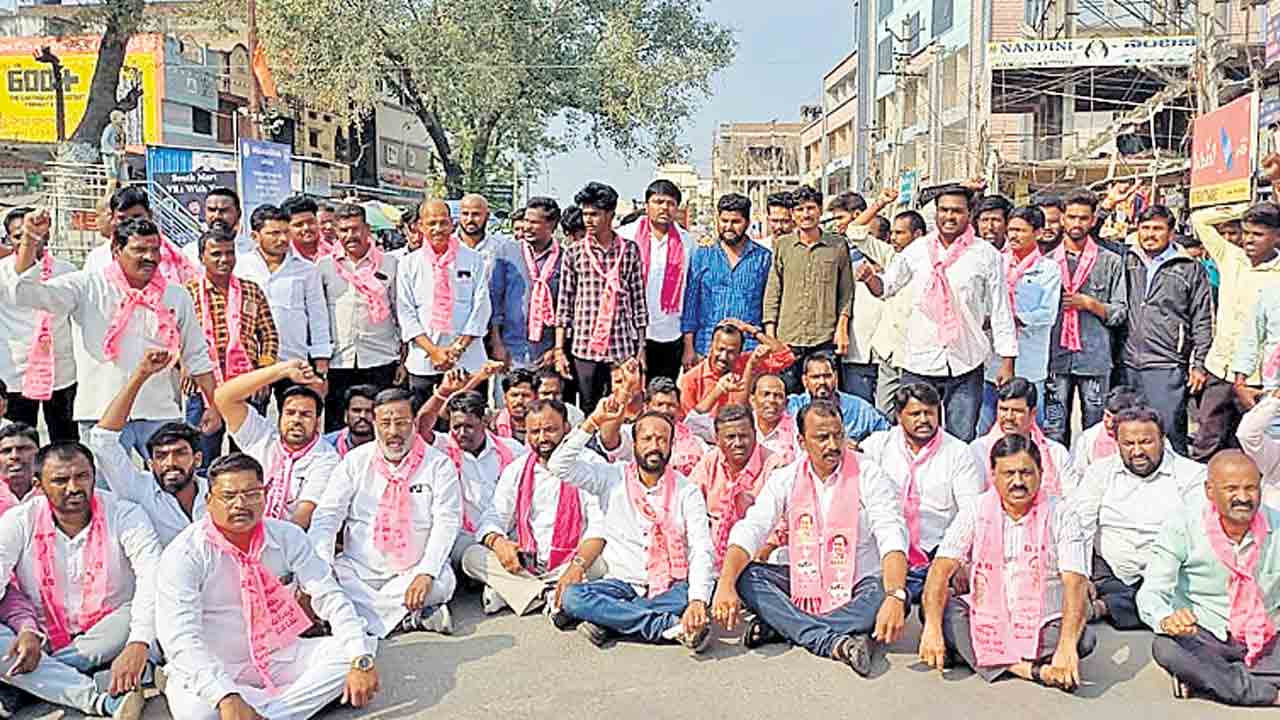 ఎంపీపై దాడి.. బీఆర్‌ఎస్‌ నేతల ఆగ్రహం