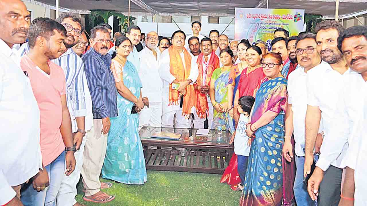 మహిపాల్‌రెడ్డికి సబ్బండ వర్గాల మద్దతు