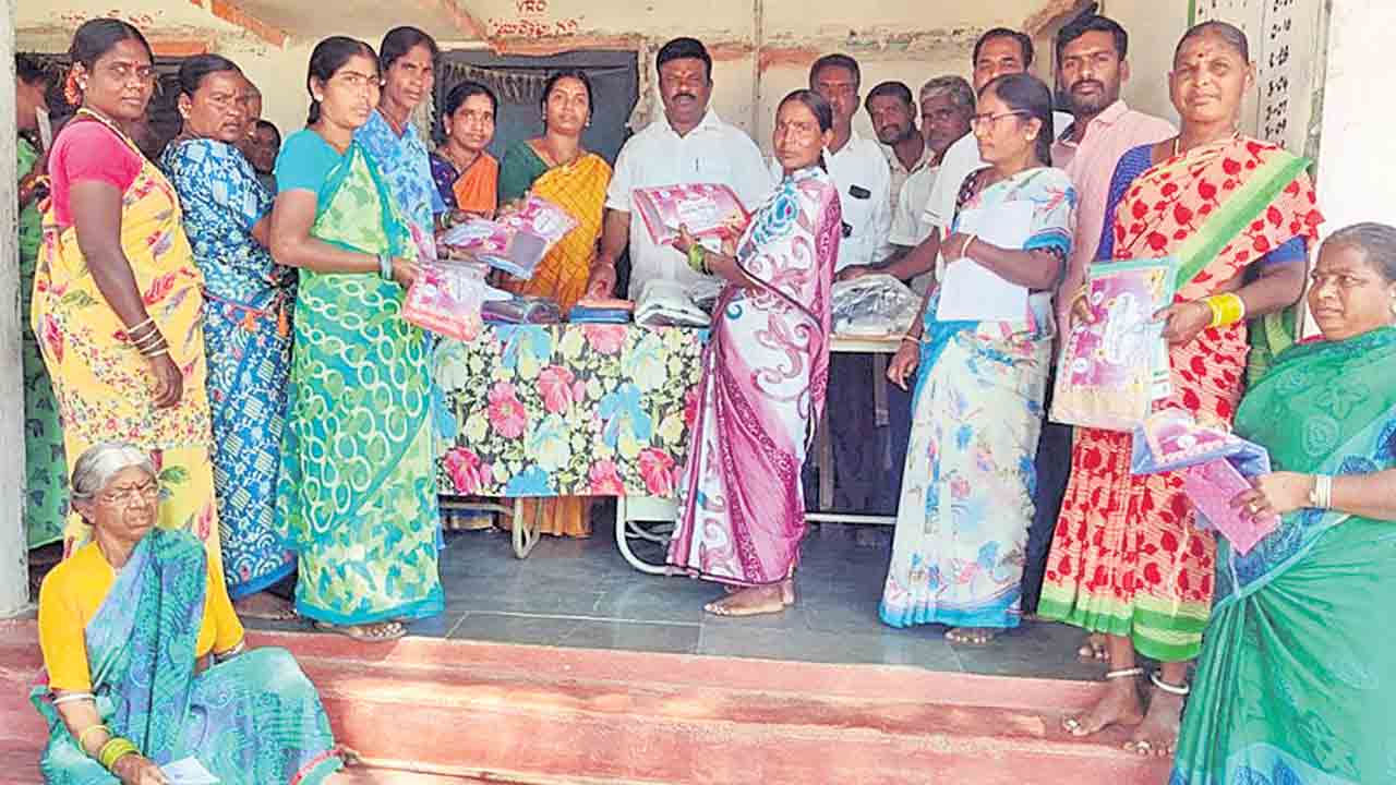 మహిళా సంక్షేమానికి సీఎం పెద్దపీట