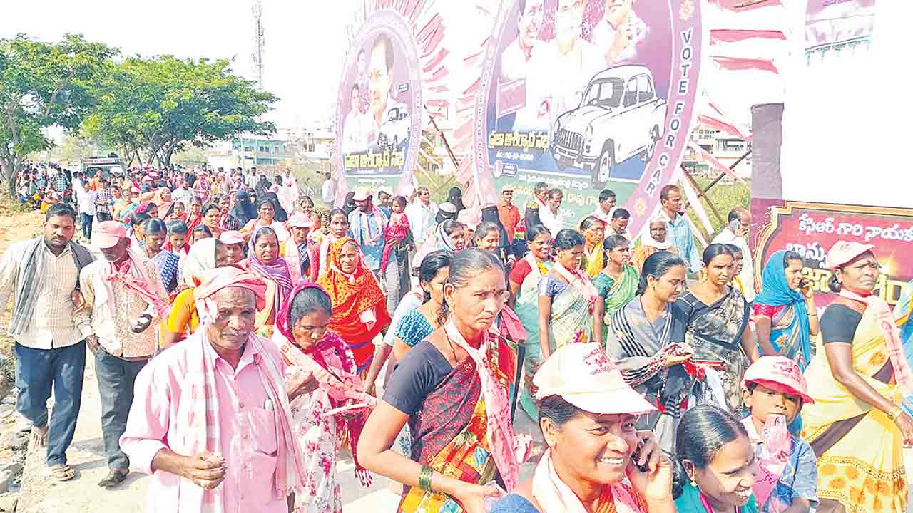 సీఎం సభలు గ్రాండ్‌ సక్సెస్‌