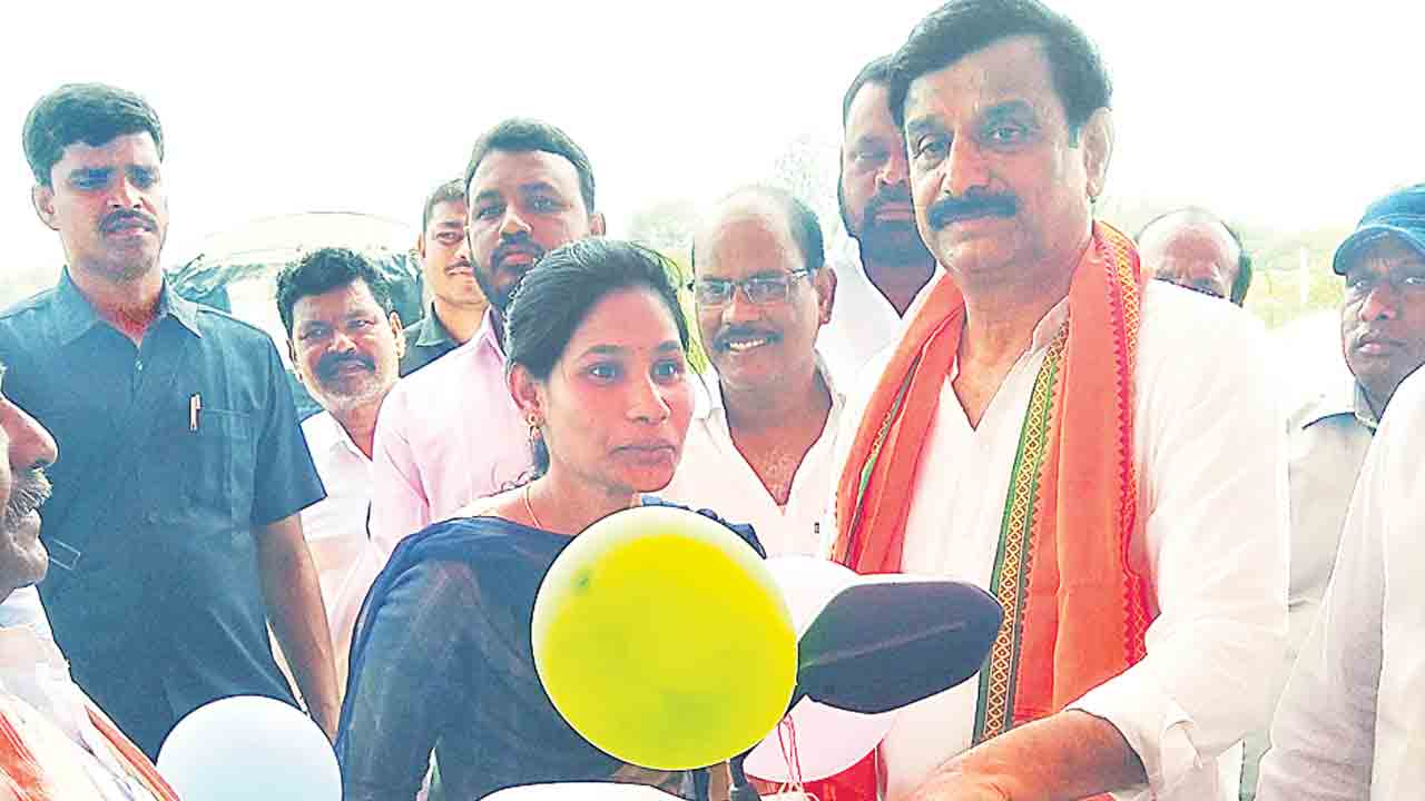 సౌమ్యుడు.. సేవాతత్పరుడు