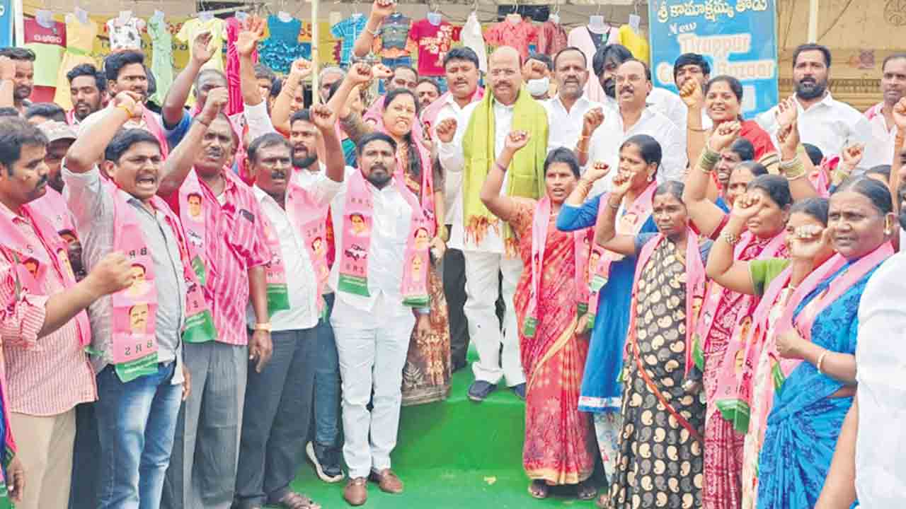 ఐదేండ్లకోసారి వచ్చేవారిని నమ్మొద్దు