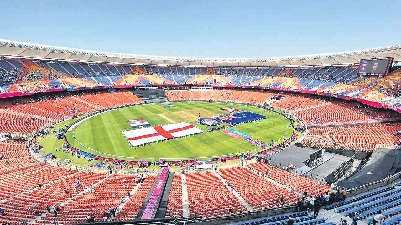 CWC | ప్రపంచకప్‌లో కోకాకోలా, ఐసీసీ వినూత్న ప్రయత్నం.. ప్లాస్టిక్‌ బాటిళ్లతో జాతీయ జెండాలు