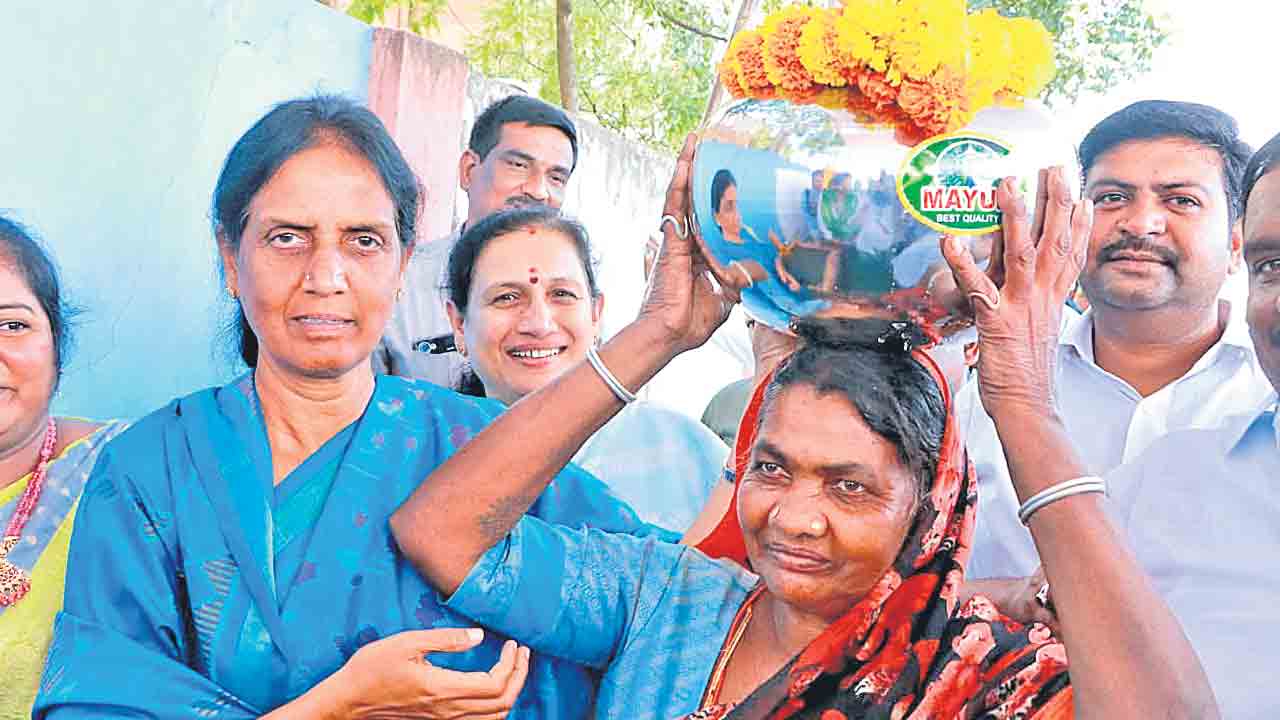 మిషన్‌ భగీరథతో.. మంచి నీళ్ల పండుగ