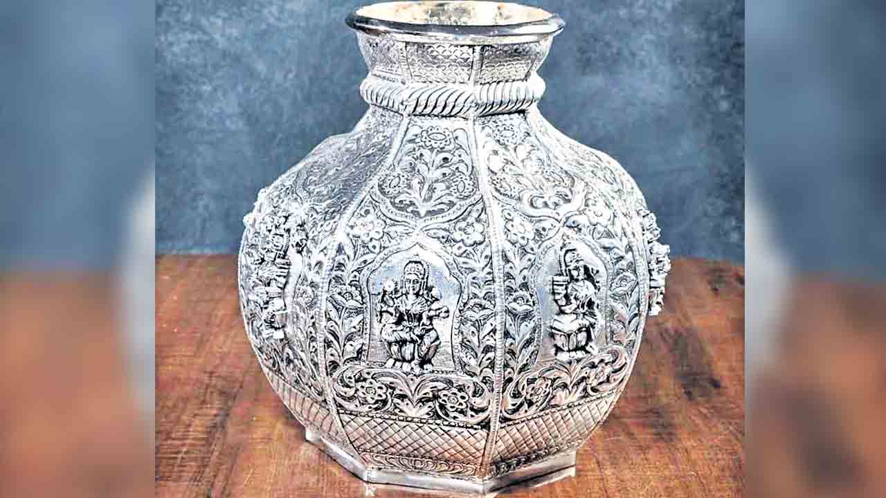 వెండికి వెలకట్టలేం