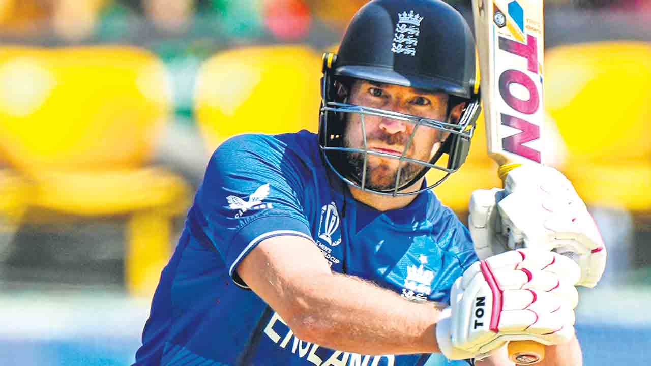 మలన్‌ విశ్వరూపం