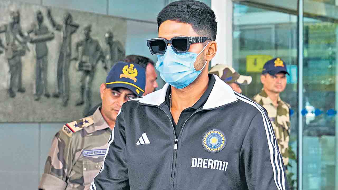 పాక్తో పోరుకు గిల్ అనుమానమే!