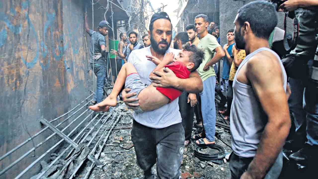 Israel attacks | సిరియాపై ఇజ్రాయెల్‌ వైమానిక దాడులు.. విమానాశ్రయాలపై బాంబుల వర్షం