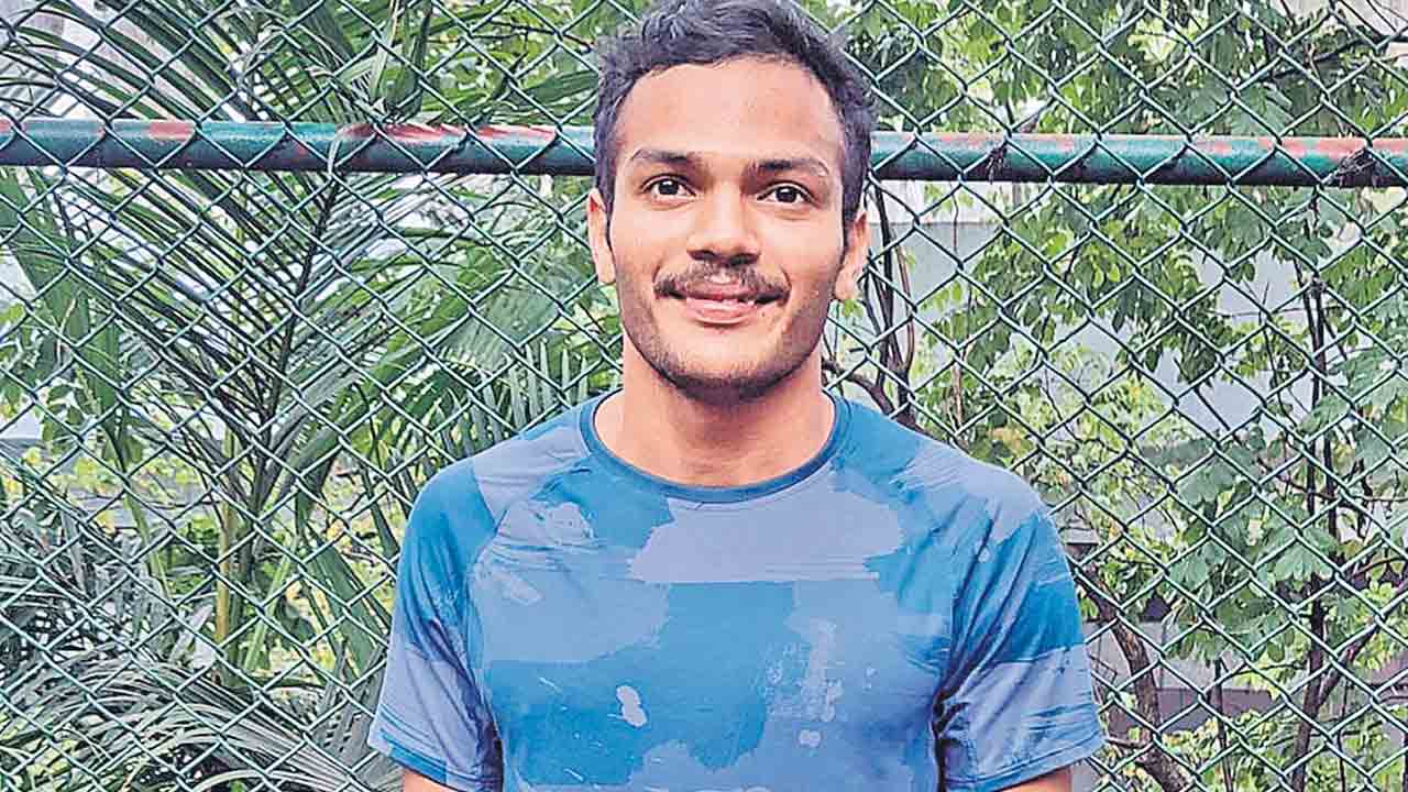 మణికంఠ పసిడి పరుగు