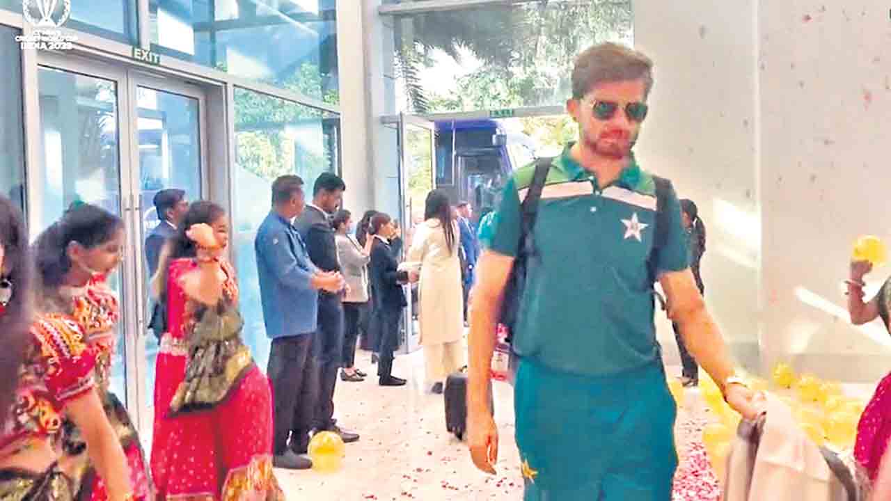 పాక్‌ జట్టుకు ఘనస్వాగతం