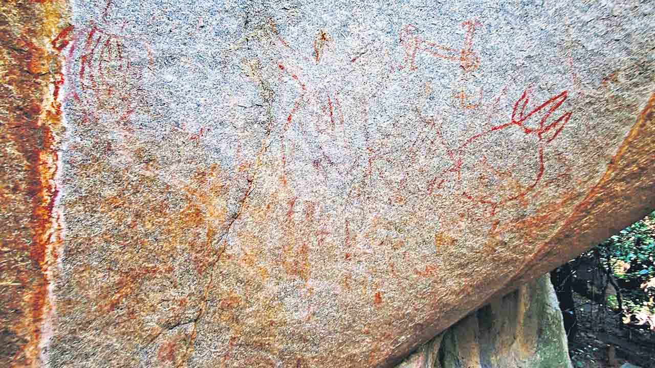 హైదరాబాద్‌ శివారుల్లో రాతియుగపు ఆనవాళ్లు