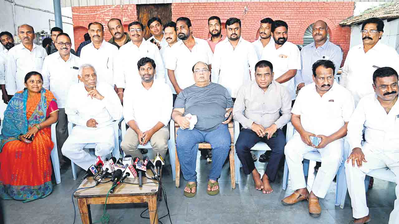 గుండారాజ్యం వద్దు బీఆర్‌ఎస్‌ పాలనే ముద్దు