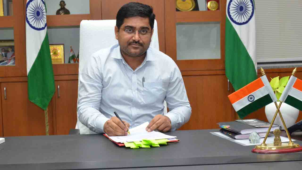 కొత్త కలెక్టర్‌ హనుమంతు కొండిబా