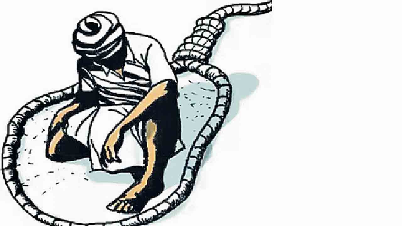 Karnataka | కర్ణాటకలో కాంగ్రెస్కు పట్టంకట్టినా మారని రైతుల బతుకులు.. ఇప్పటికీ ఆగని అన్నదాతల బలవన్మరణాలు