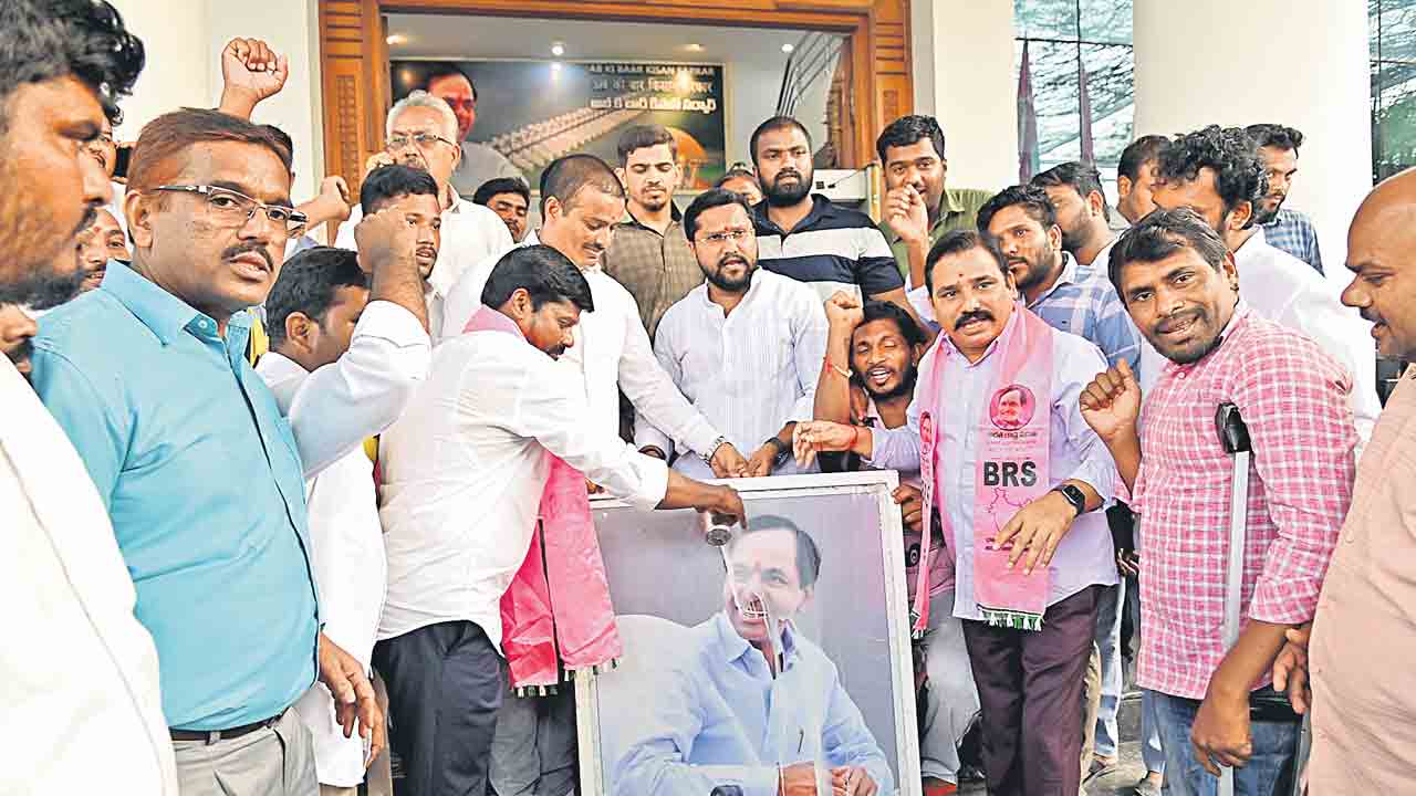 మ్యానిఫెస్టోపై సకల జనుల సంబురం