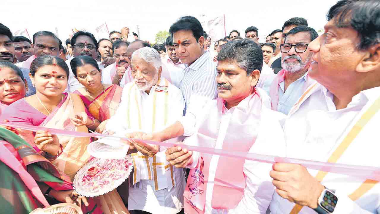 తెలంగాణ ఆత్మగౌరవ చిహ్నం బీఆర్‌ఎస్‌