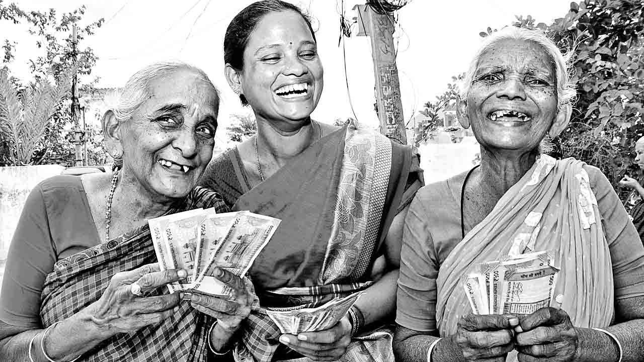 పింఛన్‌ పెంచి.. భరోసా నింపి