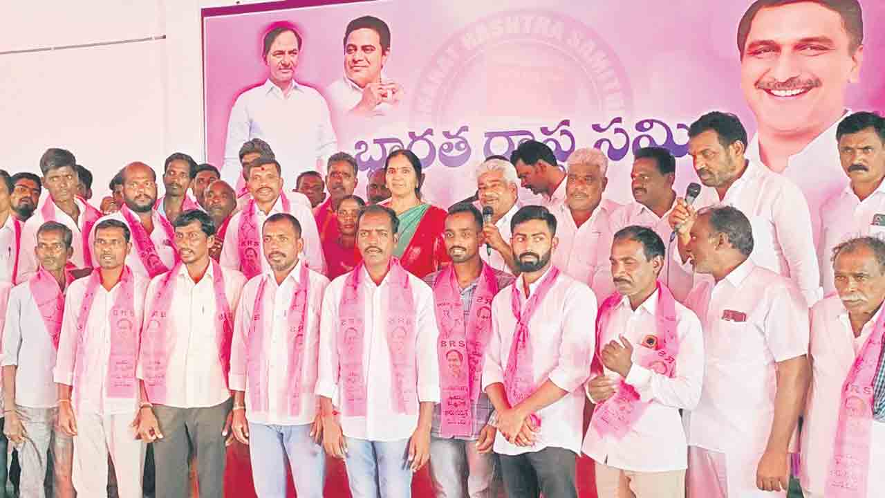 కాంగ్రెస్‌ ఖాళీ..!