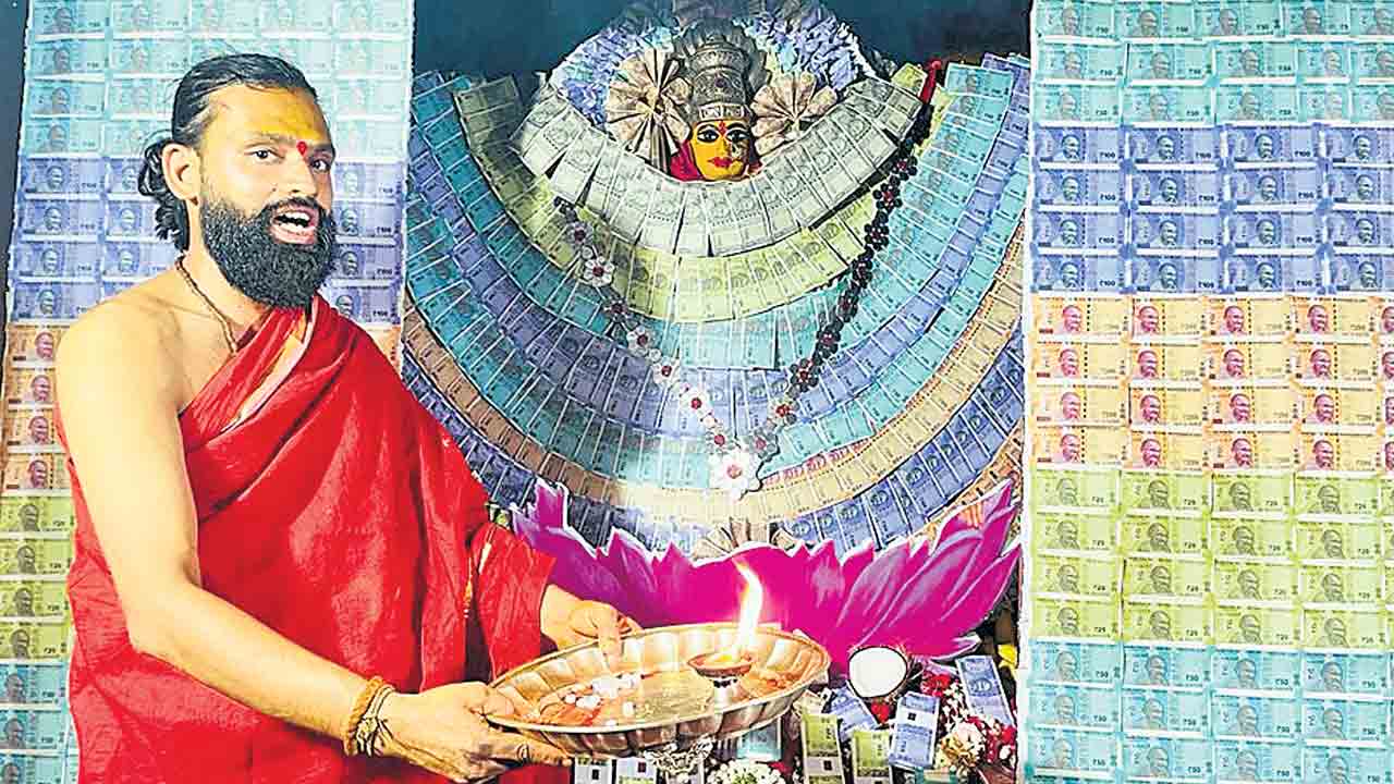 స్కందమాతగా దుర్గమ్మ