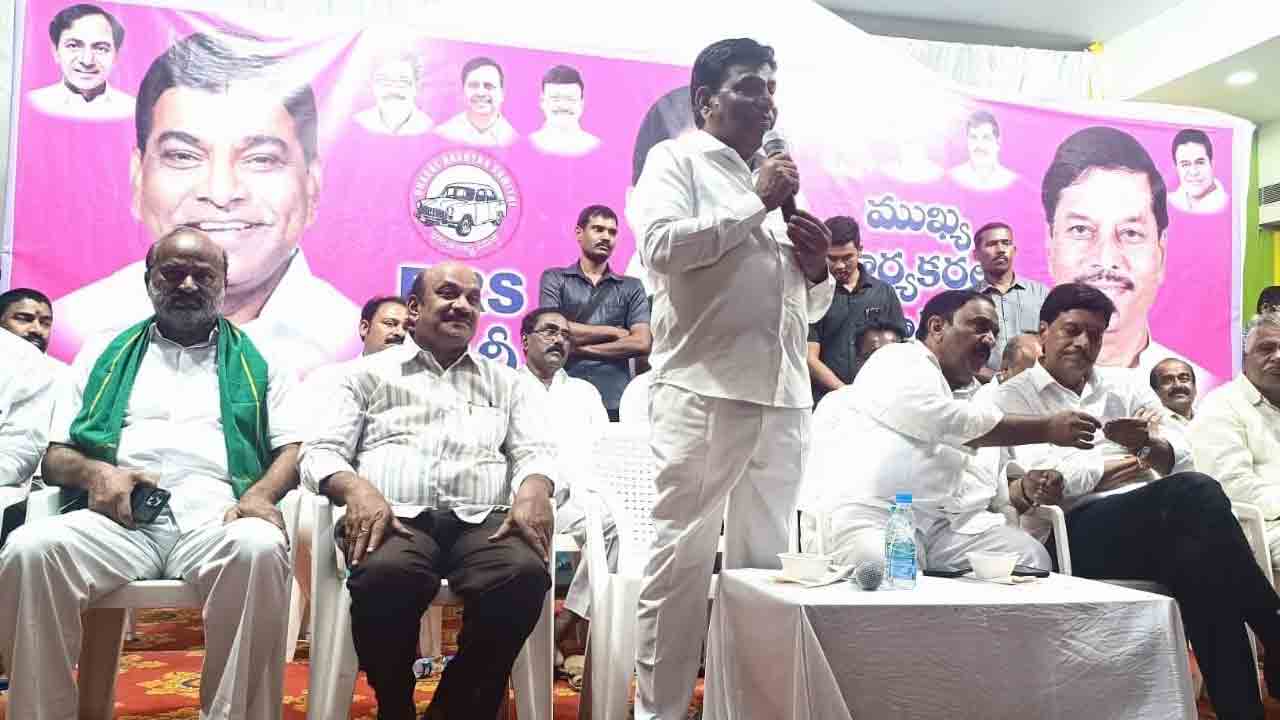 కాంగ్రెసోళ్ల ఆరు గ్యారెంటీలను నమ్మొద్దు