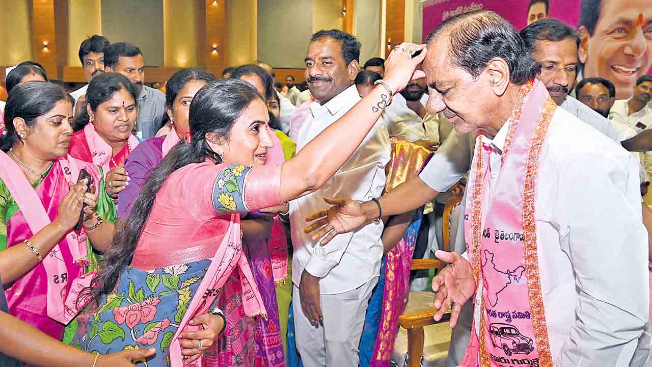 క్యాడర్లో జోష్