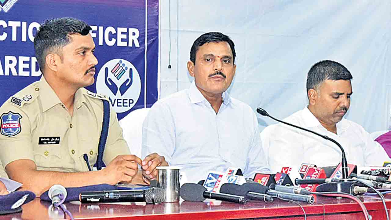 పారదర్శకంగా ఎన్నికల నిర్వహణ