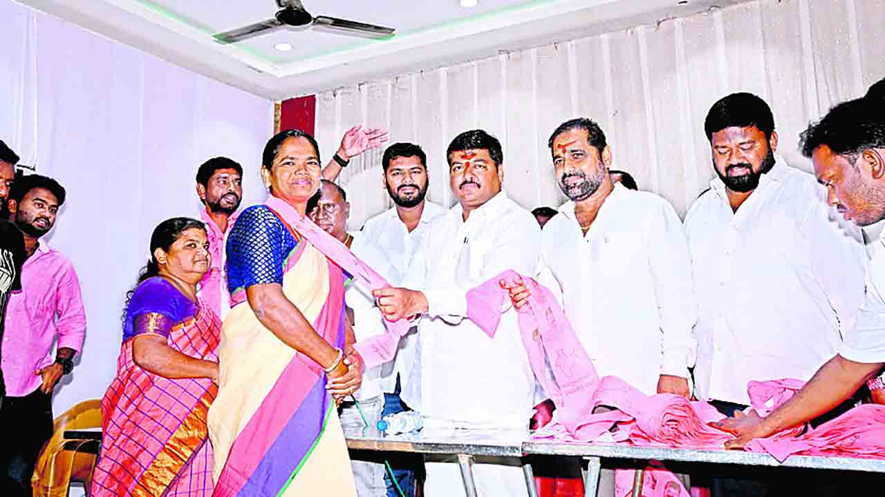 నిరుపేదల అభివృద్ధే లక్ష్యం