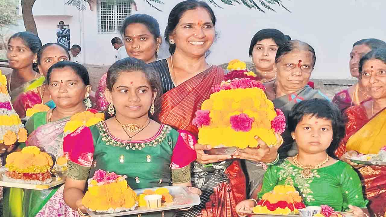 బతుకమ్మ ఖ్యాతి విశ్వవ్యాప్తం