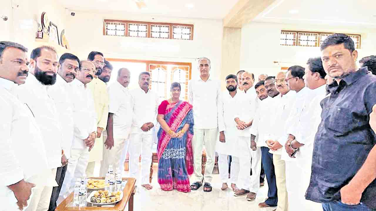 సంగారెడ్డిలో బీఆర్‌ఎస్‌ జెండా ఎగురవేయాలి